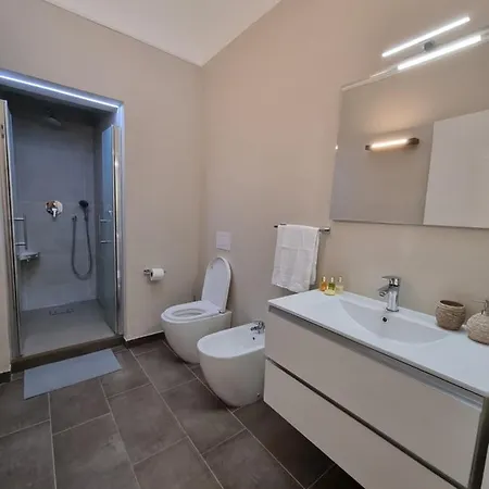 Movida Loft A Piazza Marconi Lido - A 1 Minuto!!! * ليدو دي يسولو